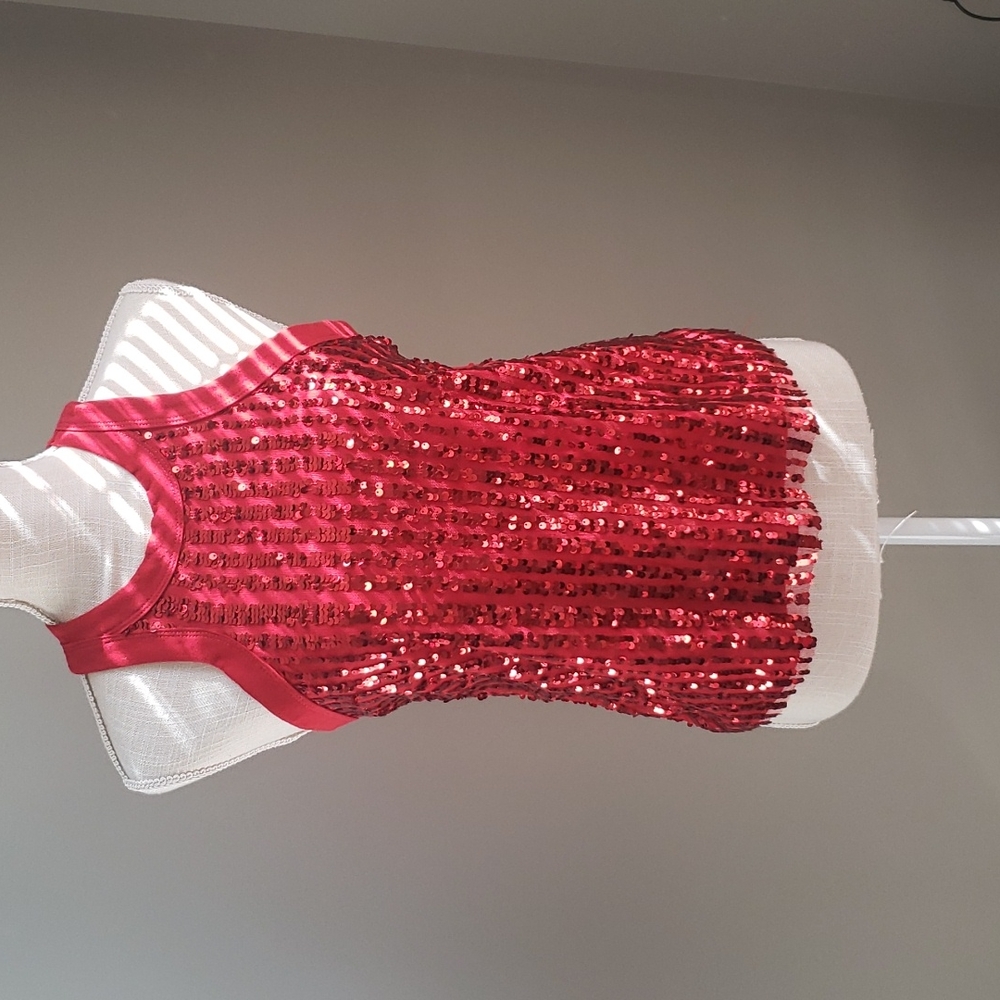 Red sparkle top